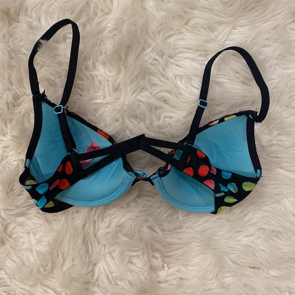 Front of the Loom Bra - 36B - Picture 3 of 4